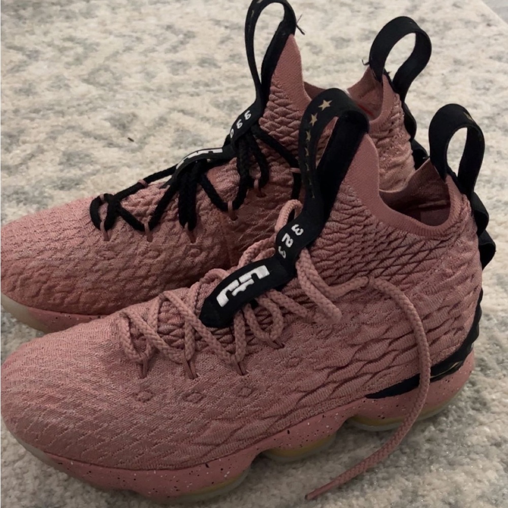 Nike LeBron 15 Rust Pink